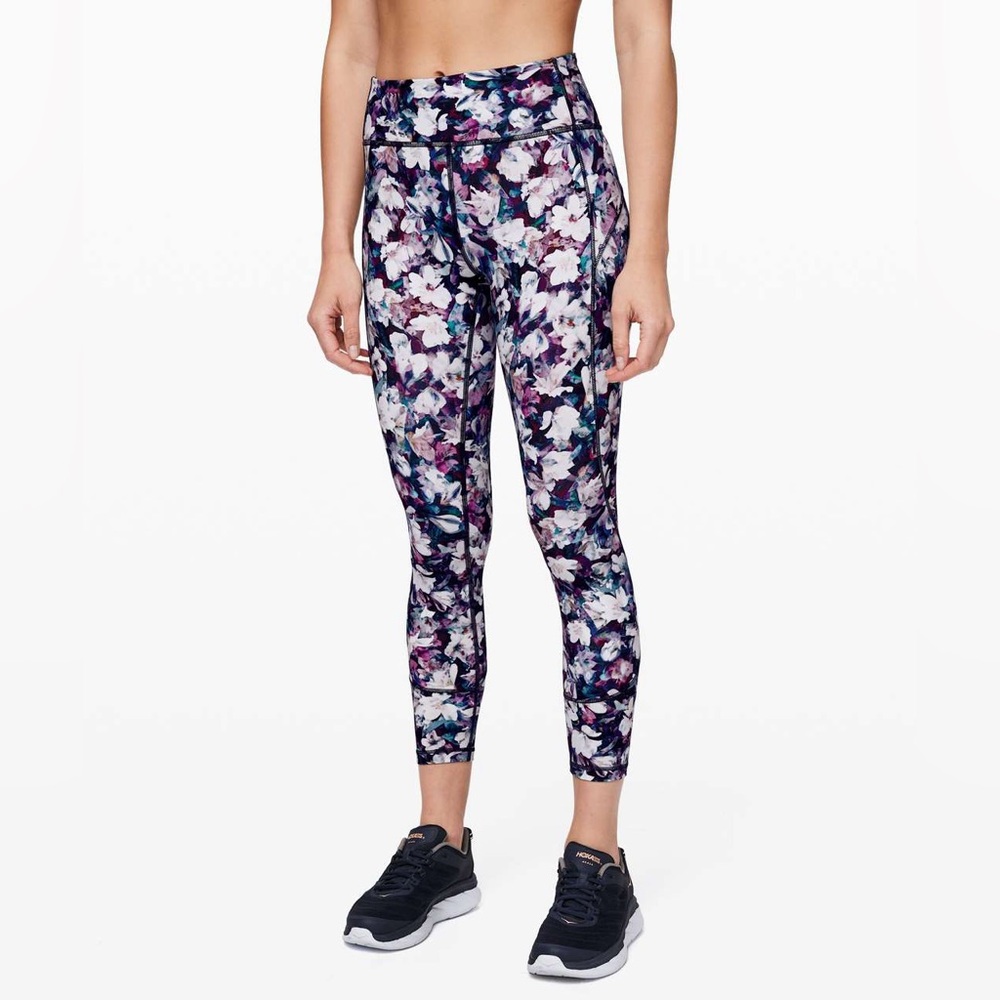 Lululemon In Movement Tights 25" *Everlux
